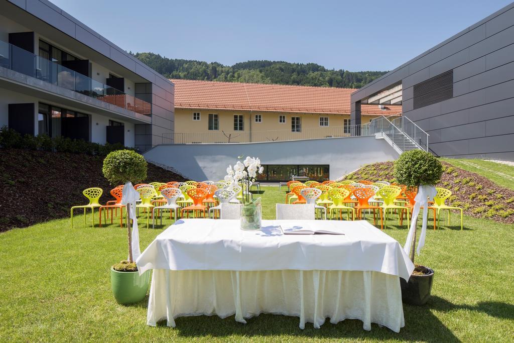 & Seminarkultur An Der Donau Wesenufer